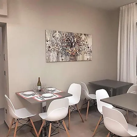 Hotel Smart Sei Chiese 2*